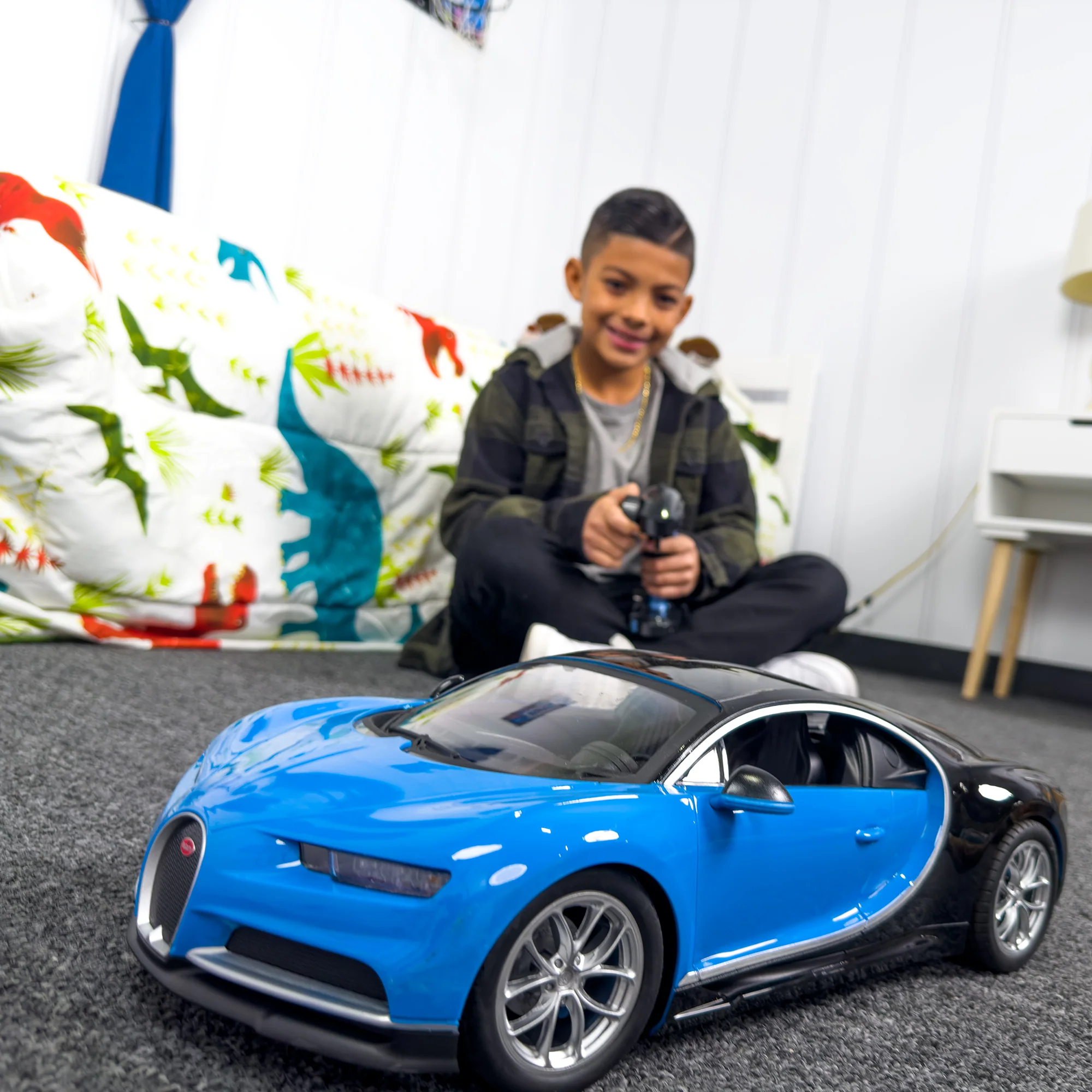 Bugatti Chiron 1:10 Scale Replica - Electric RC Car - Image 6