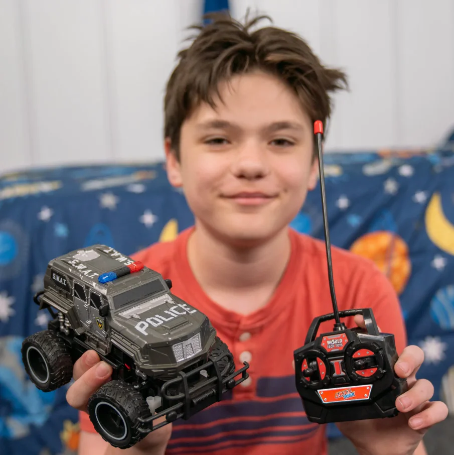 S.W.A.T. RC Monster Police Truck - 1:24 Scale Replica - Image 4