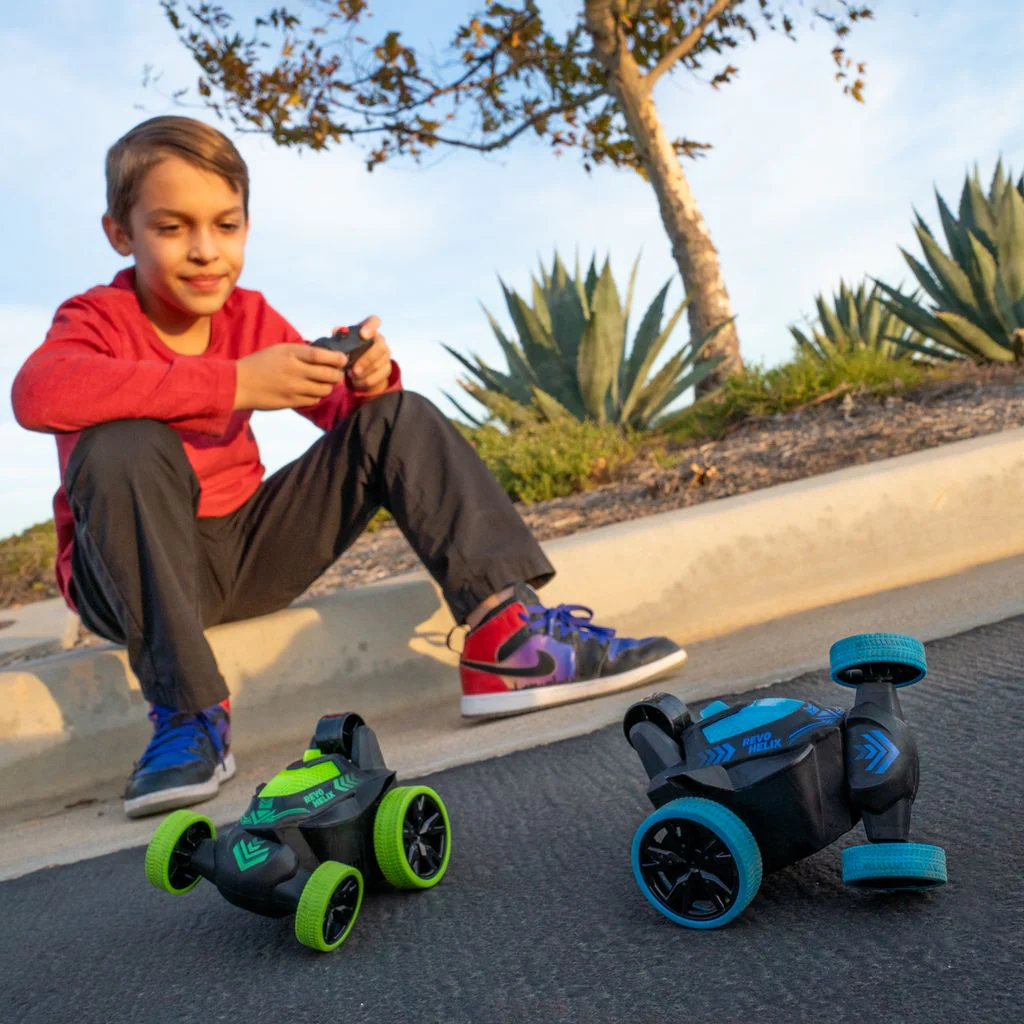 Revo Helix Full Function Electric RC Stunt Car - Image 3